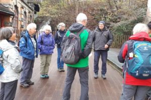 Die Wandergruppe an der Steinach